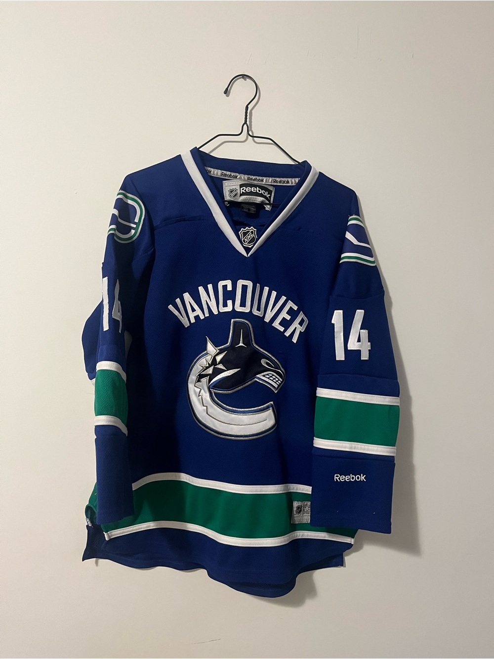 Reebok Blue and Green Vancouver Canucks Hockey Jersey youth L/XL
